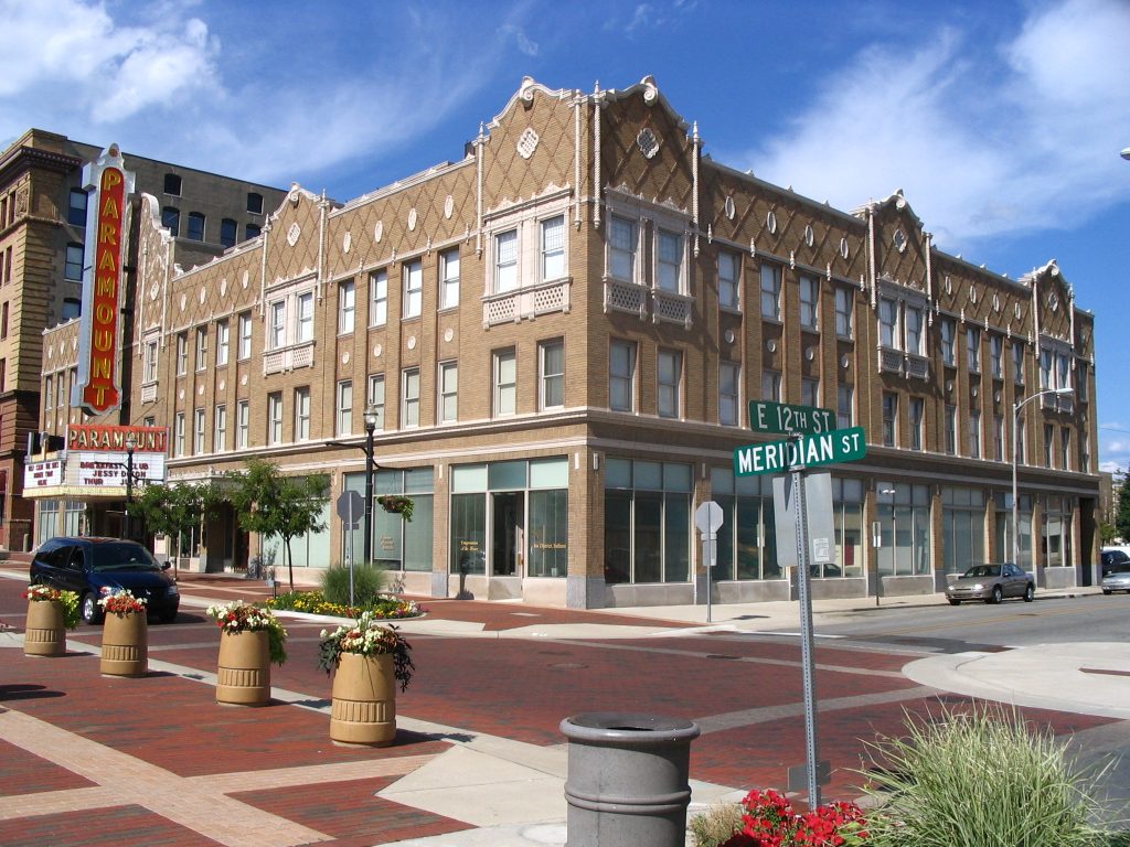 An external shot of the Paramount Theatre in Anderson, Indiana